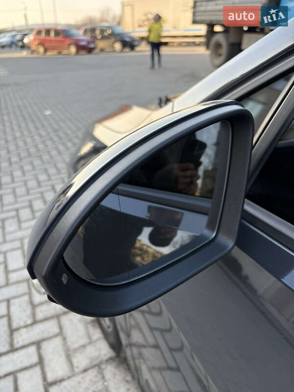 Универсал Volkswagen Golf 2016 в Ужгороде