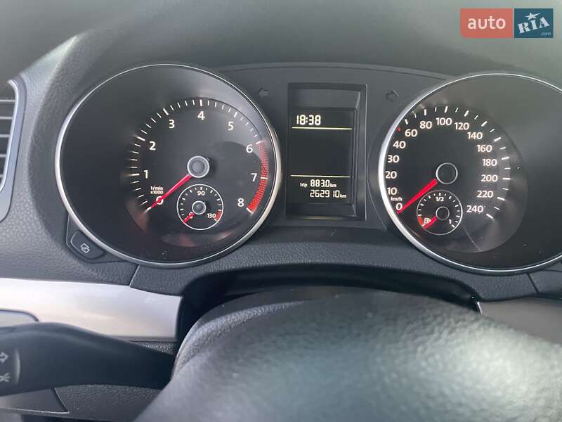 Хэтчбек Volkswagen Golf 2009 в Днепре