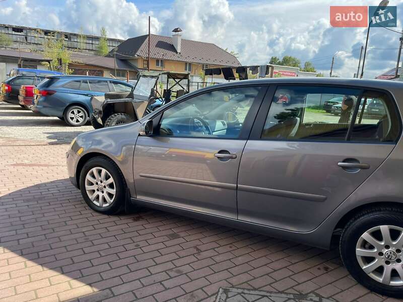 Хэтчбек Volkswagen Golf 2004 в Бориславе