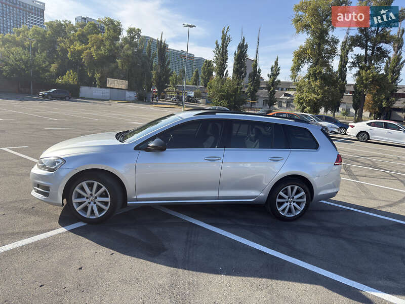 Универсал Volkswagen Golf 2015 в Киеве
