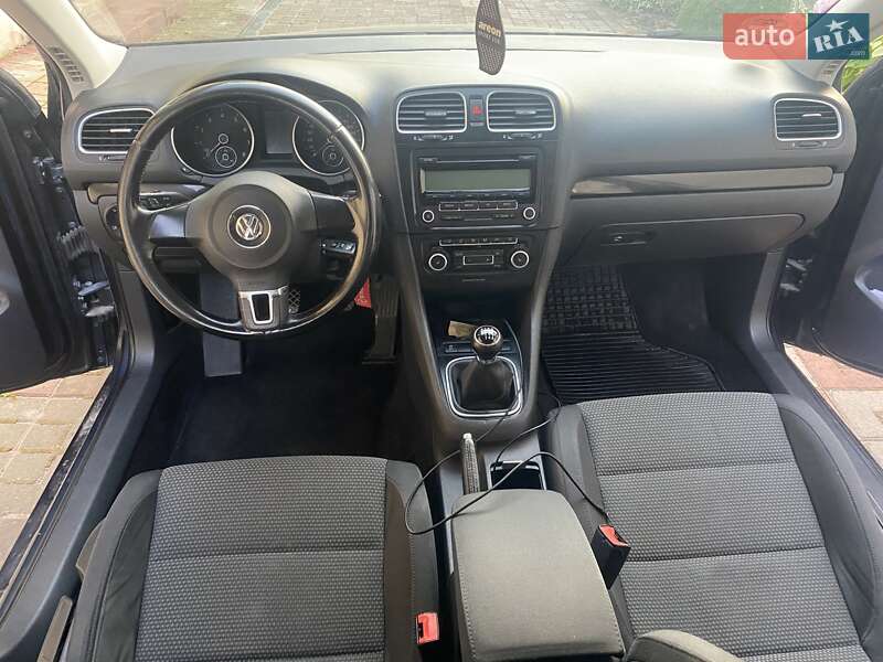 Універсал Volkswagen Golf 2010 в Львові