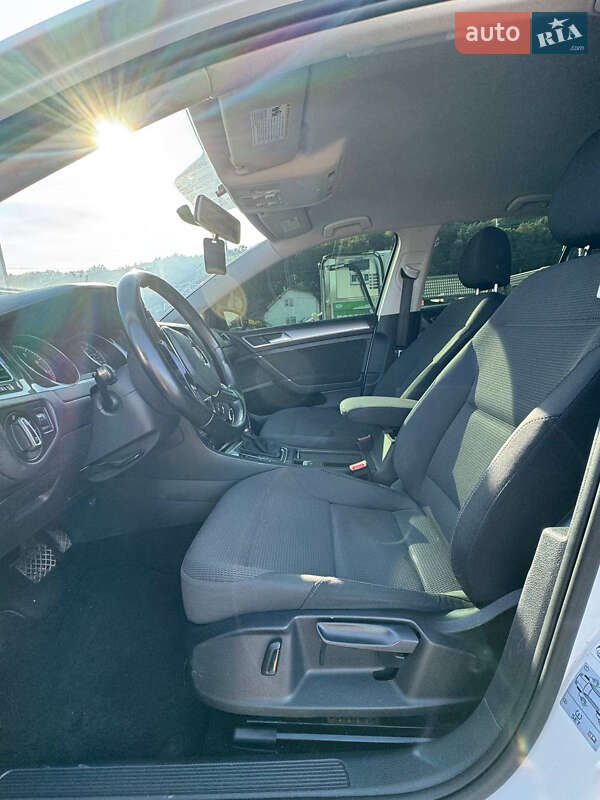 Хэтчбек Volkswagen Golf 2015 в Тернополе