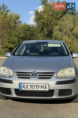 Хетчбек Volkswagen Golf 2004 в Лозовій