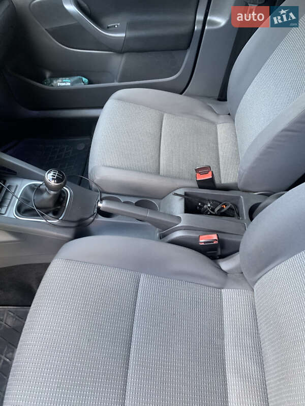 Универсал Volkswagen Golf 2009 в Ровно