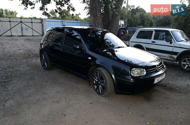 Хэтчбек Volkswagen Golf 2002 в Богодухове