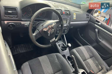 Хэтчбек Volkswagen Golf 2008 в Киеве