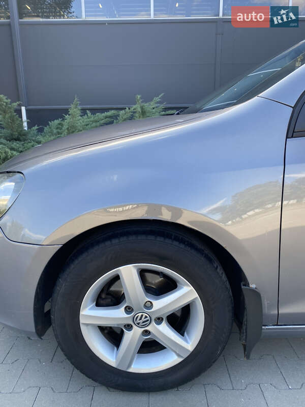 Хэтчбек Volkswagen Golf 2010 в Белой Церкви
