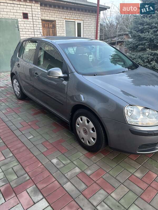 Хэтчбек Volkswagen Golf 2005 в Новомосковске фото 2 Хэтчбек Volkswagen Golf 2005 в Новомосковске