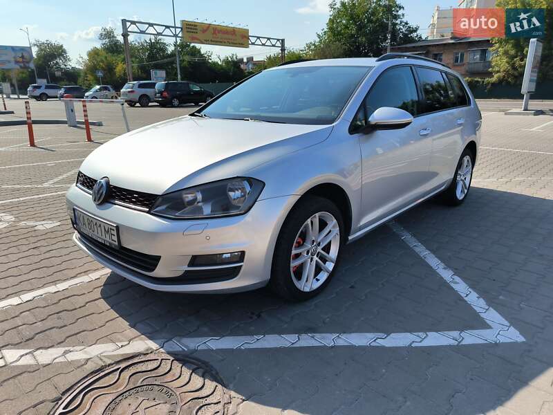 Универсал Volkswagen Golf 2015 в Киеве