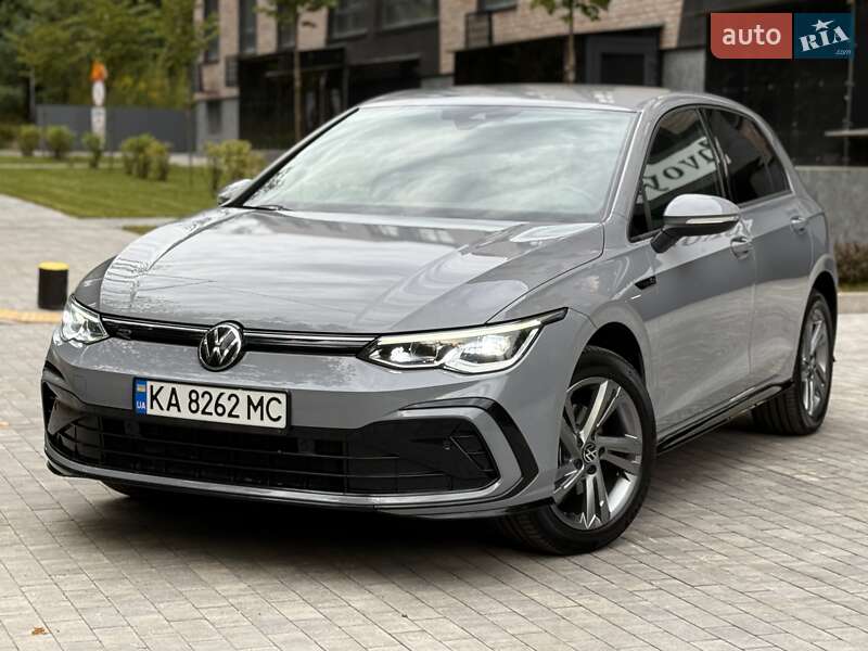 Volkswagen Golf 2021