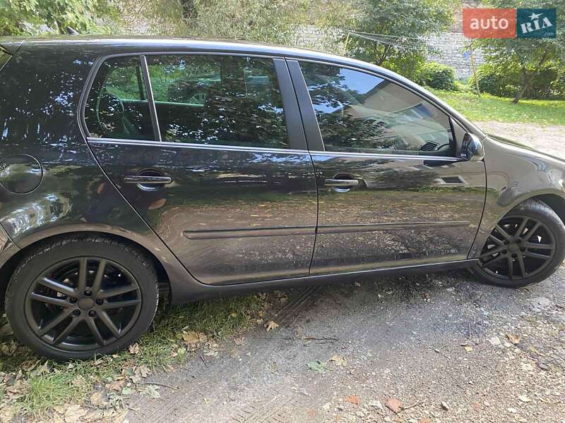 Хетчбек Volkswagen Golf 2007 в Кременці