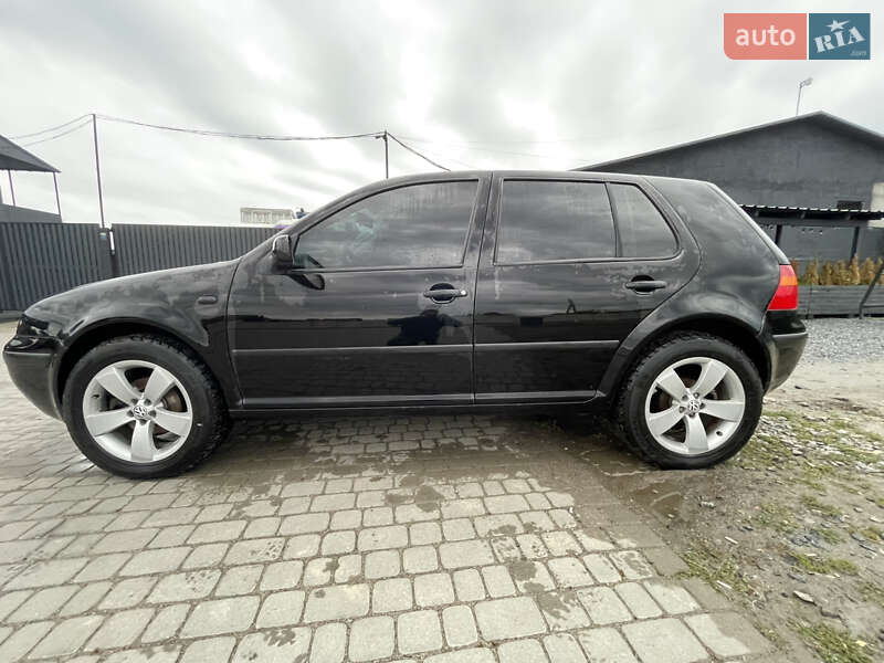 Хэтчбек Volkswagen Golf 2003 в Белогорье