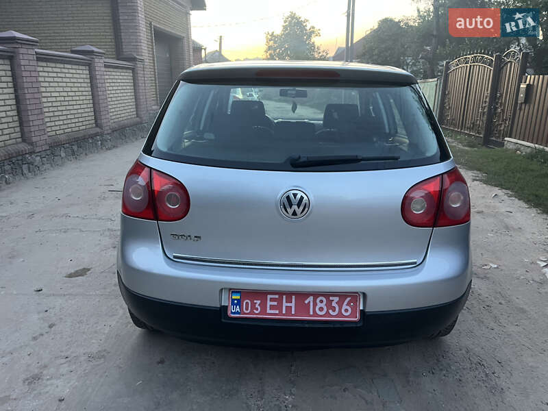 Хетчбек Volkswagen Golf 2004 в Охтирці