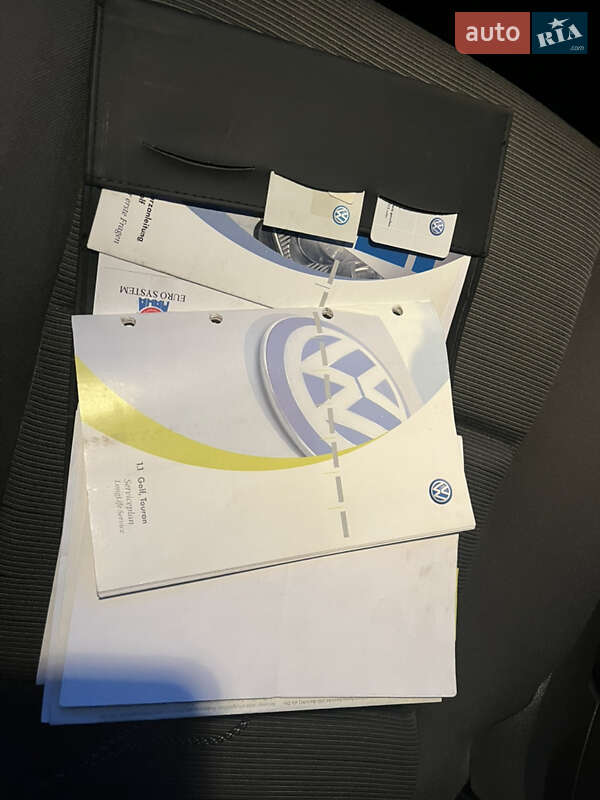 Хетчбек Volkswagen Golf 2004 в Охтирці