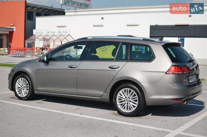 Універсал Volkswagen Golf 2014 в Житомирі