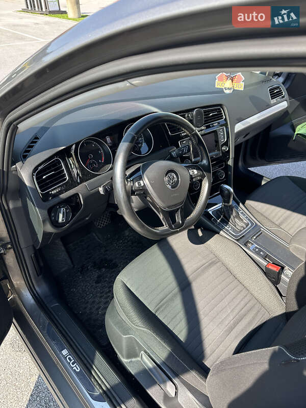 Універсал Volkswagen Golf 2014 в Житомирі