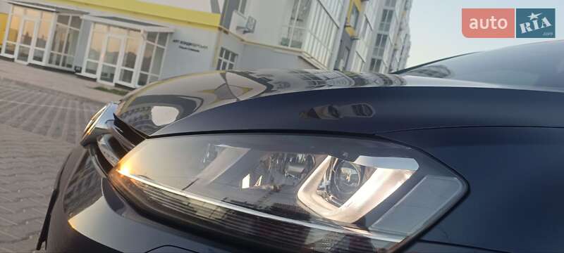 Хетчбек Volkswagen Golf 2012 в Полтаві