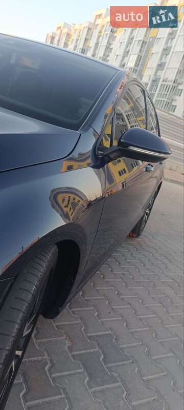 Хетчбек Volkswagen Golf 2012 в Полтаві