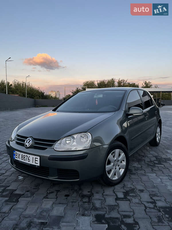 Volkswagen Golf 2004