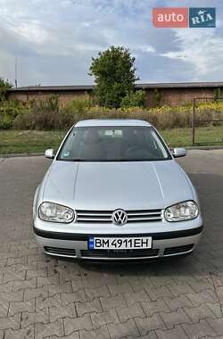 Хэтчбек Volkswagen Golf 2002 в Конотопе