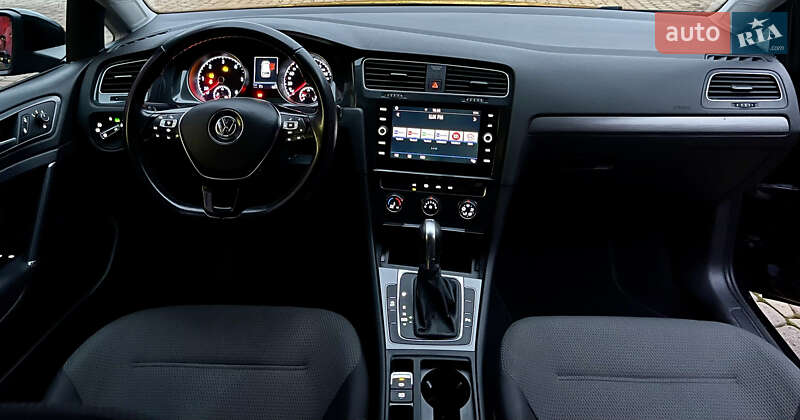 Универсал Volkswagen Golf 2019 в Ивано-Франковске