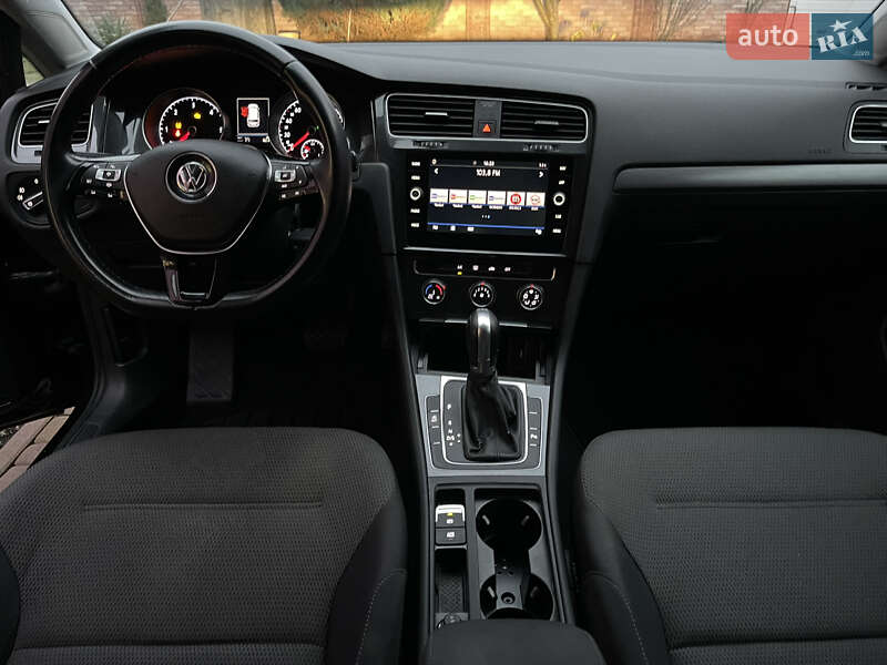 Универсал Volkswagen Golf 2019 в Ивано-Франковске