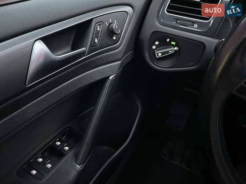 Универсал Volkswagen Golf 2019 в Ивано-Франковске