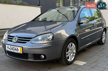 Хетчбек Volkswagen Golf 2008 в Сваляві