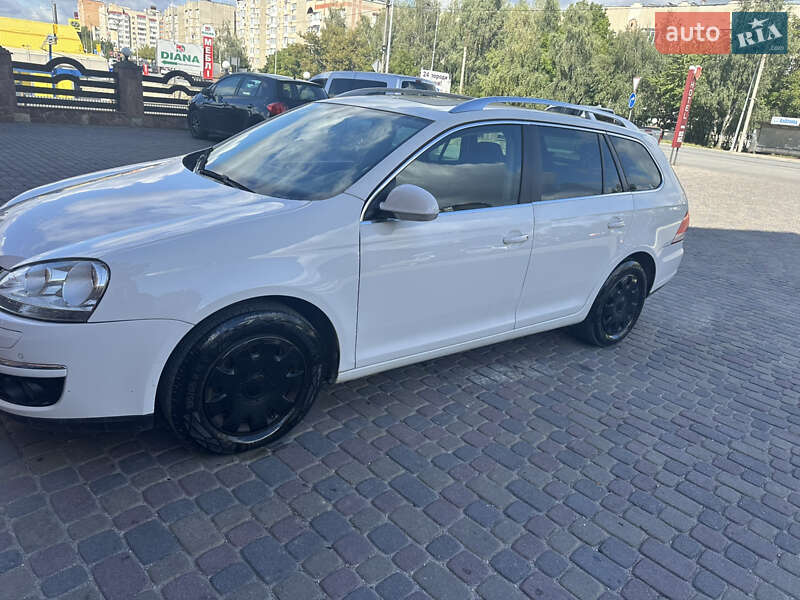 Універсал Volkswagen Golf 2009 в Тернополі