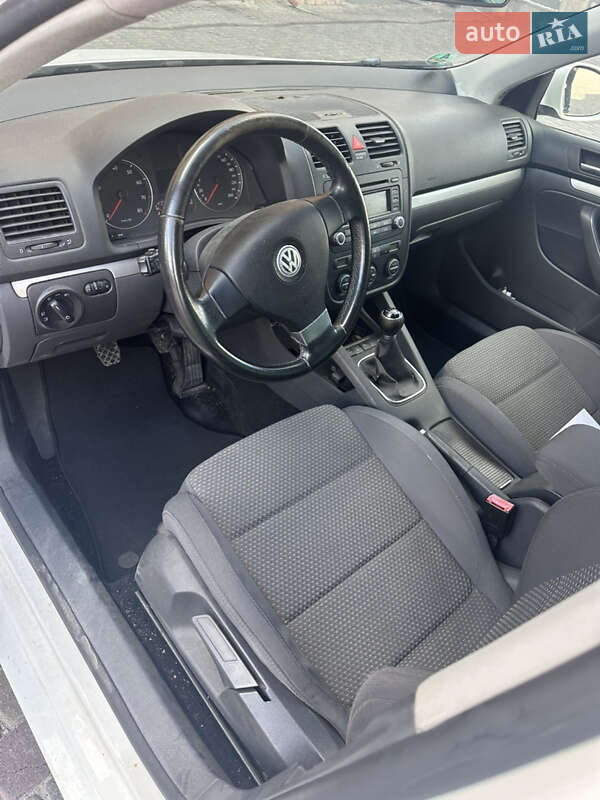 Універсал Volkswagen Golf 2009 в Тернополі