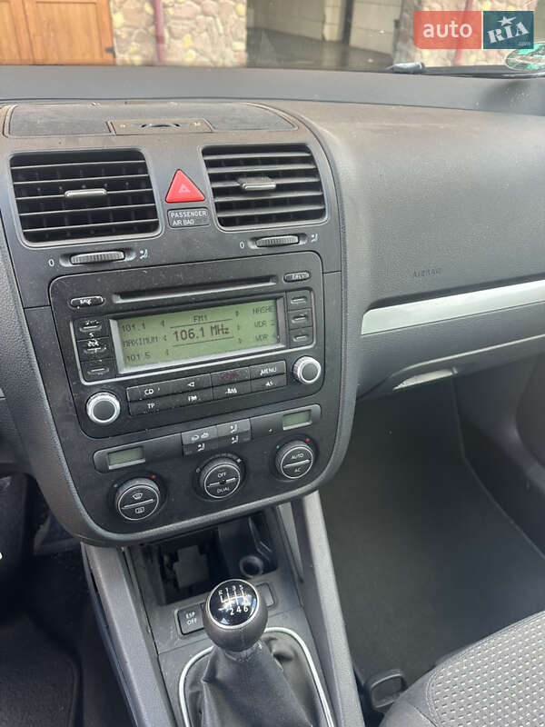 Універсал Volkswagen Golf 2009 в Тернополі