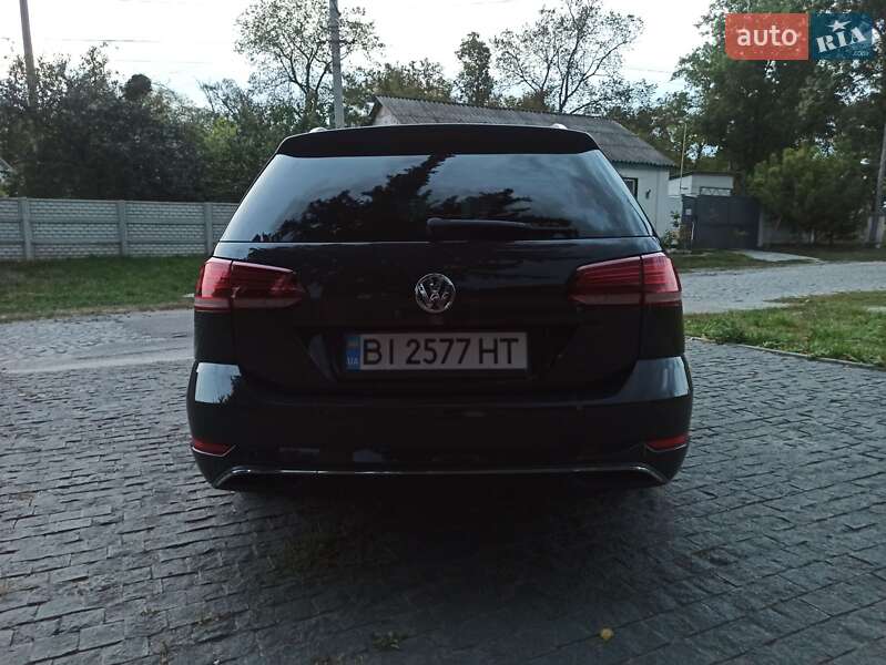 Универсал Volkswagen Golf 2018 в Гадяче