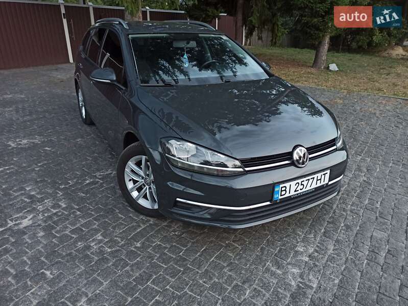 Универсал Volkswagen Golf 2018 в Гадяче