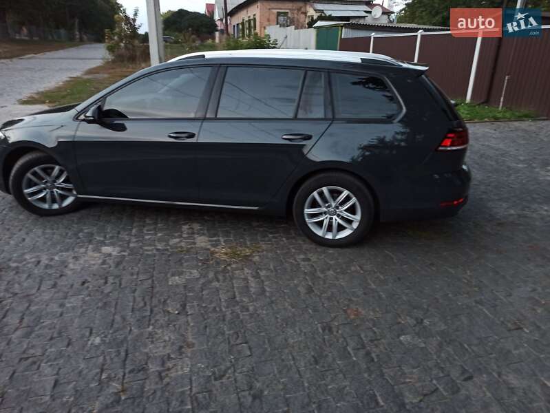 Универсал Volkswagen Golf 2018 в Гадяче