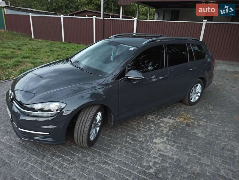 Универсал Volkswagen Golf 2018 в Гадяче
