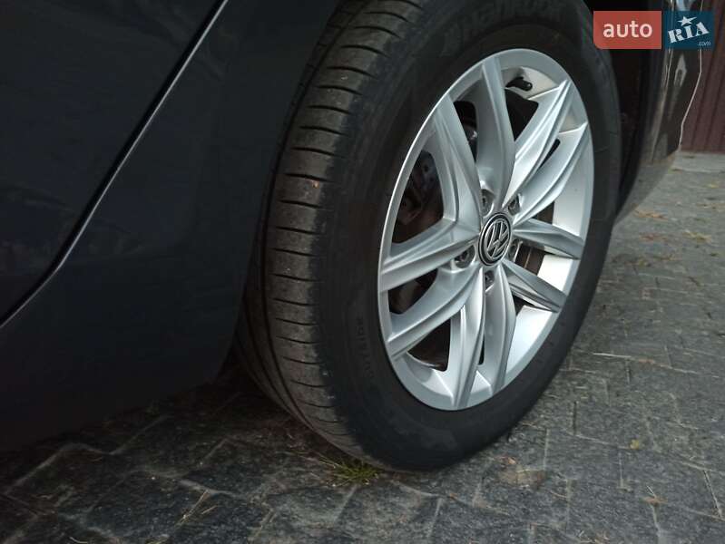 Универсал Volkswagen Golf 2018 в Гадяче