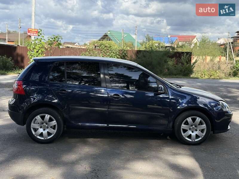 Хэтчбек Volkswagen Golf 2004 в Виннице