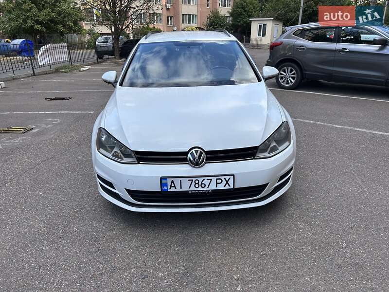 Универсал Volkswagen Golf 2015 в Ирпене