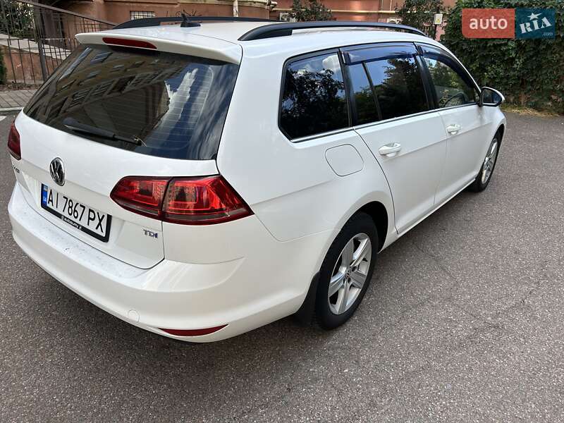 Универсал Volkswagen Golf 2015 в Ирпене