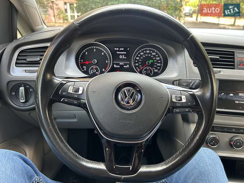 Универсал Volkswagen Golf 2015 в Ирпене