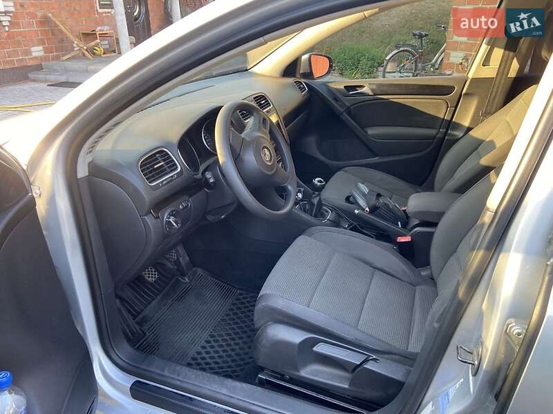 Хетчбек Volkswagen Golf 2009 в Луцьку фото 3 Хетчбек Volkswagen Golf 2009 в Луцьку