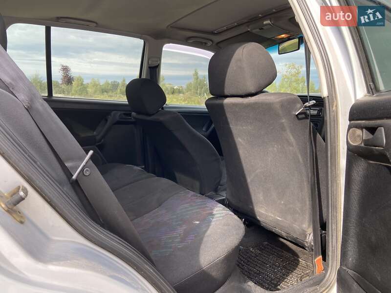 Хэтчбек Volkswagen Golf 1996 в Ровно