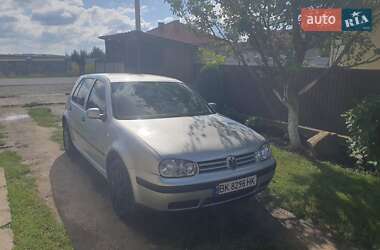 Хэтчбек Volkswagen Golf 2002 в Снятине