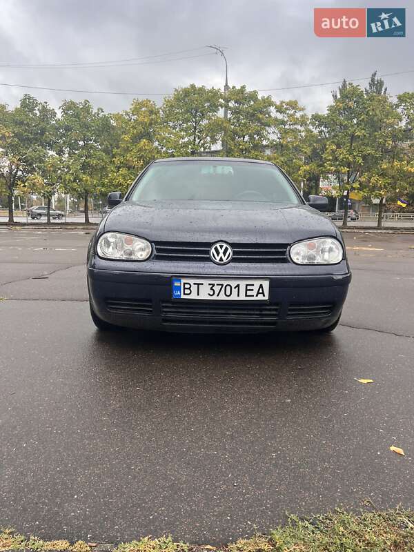 Volkswagen Golf 2003