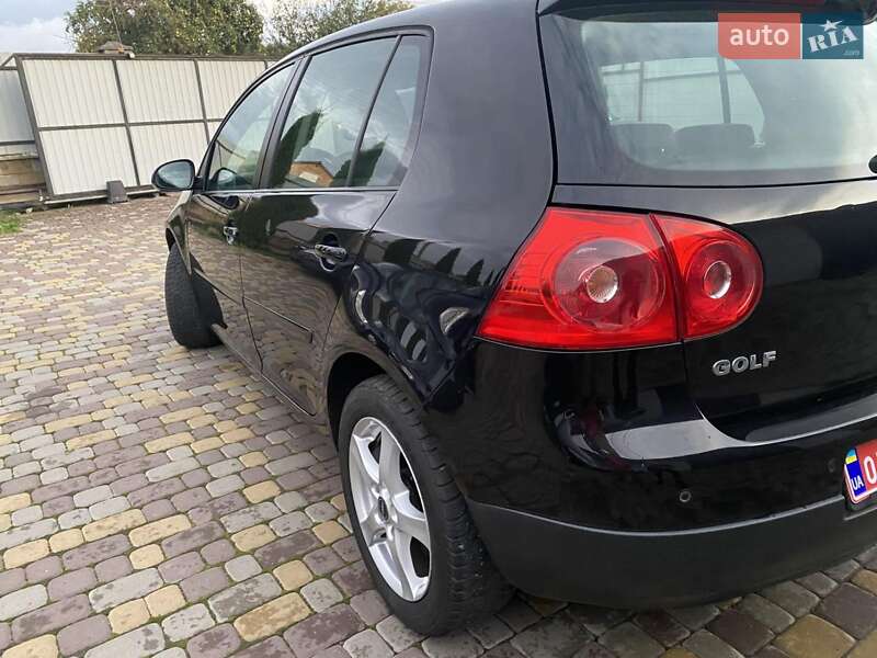 Хетчбек Volkswagen Golf 2006 в Нововолинську фото 2 Хетчбек Volkswagen Golf 2006 в Нововолинську