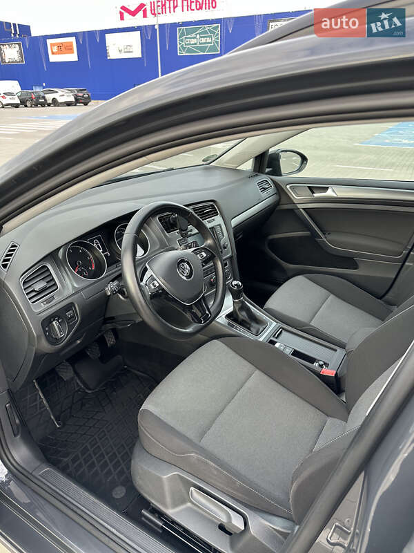 Універсал Volkswagen Golf 2016 в Вінниці