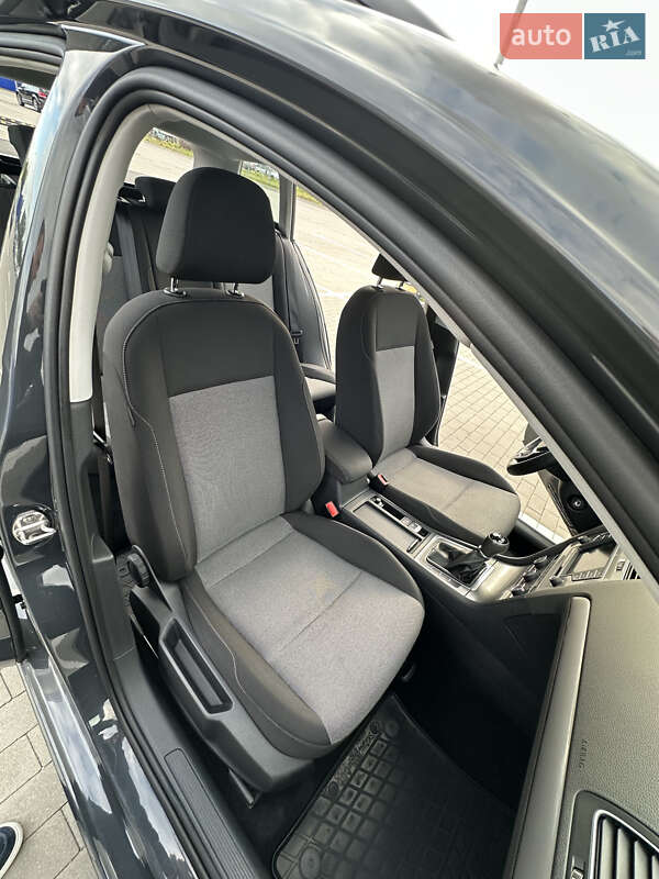 Універсал Volkswagen Golf 2016 в Вінниці