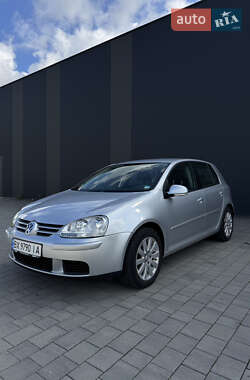 Хэтчбек Volkswagen Golf 2005 в Хмельницком