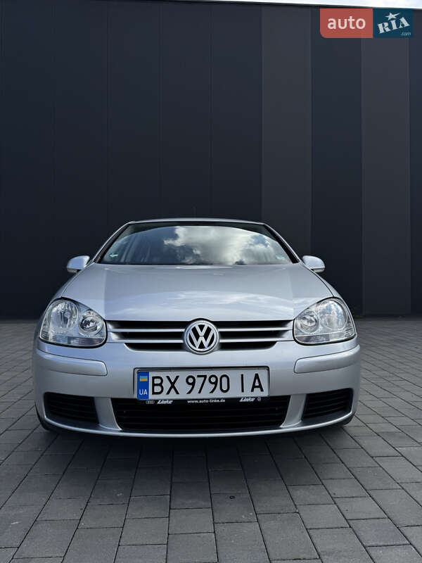 Хетчбек Volkswagen Golf 2005 в Хмельницькому