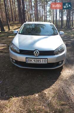 Универсал Volkswagen Golf 2011 в Сарнах